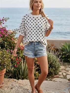 180. Polka dot oversized boxy short sleeve drop shoulder sweater white black